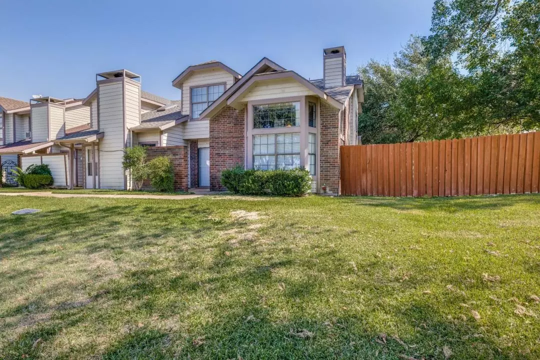 Arlington, TX 76014,2416 Overland Lane