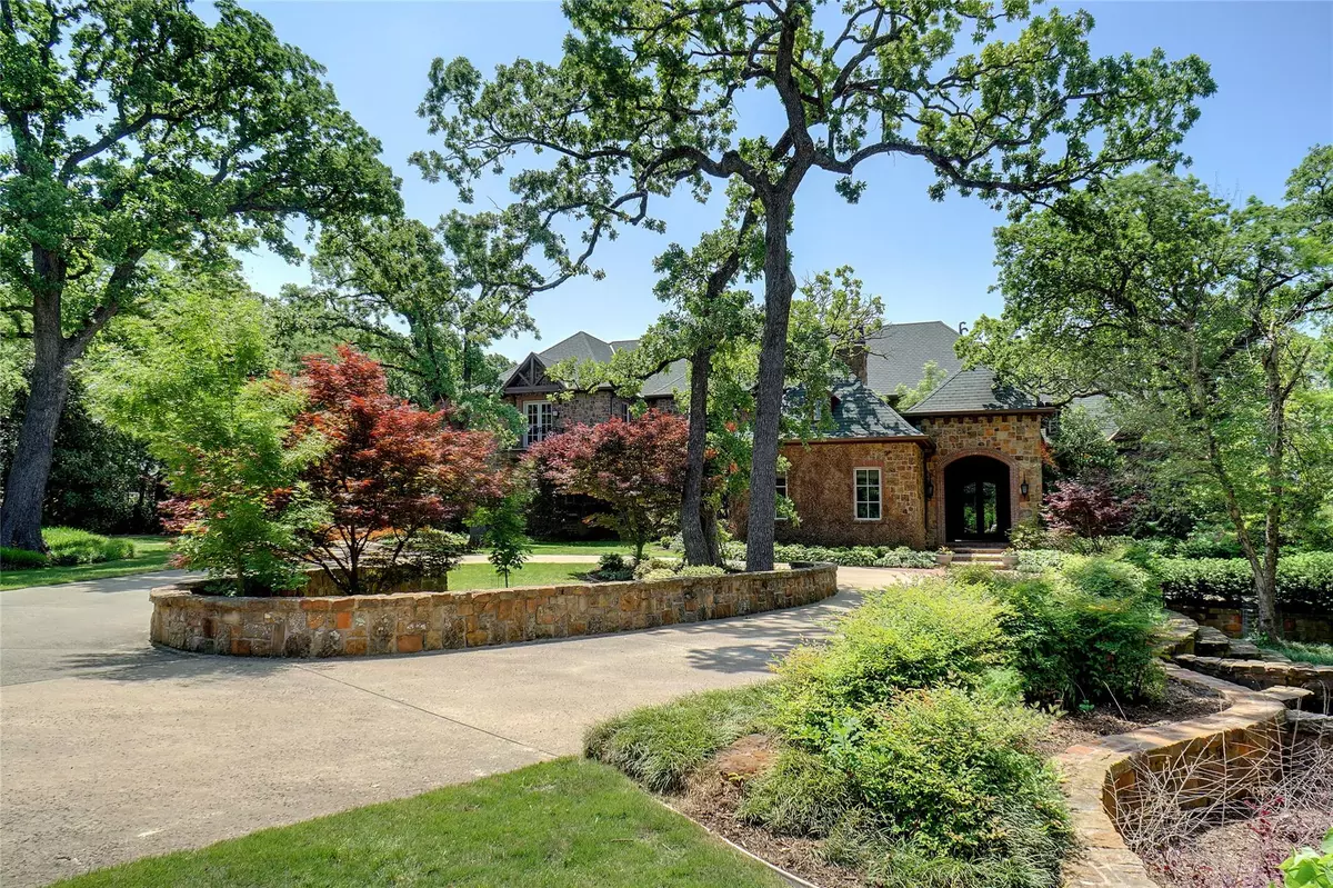 Colleyville, TX 76034,305 W Ld Lockett Road