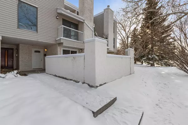 Calgary, AB T2L 1Y3,3500 Varsity DR NW #2417