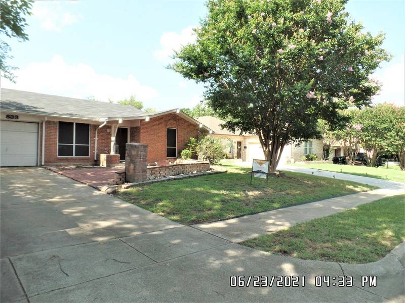 833 Lexington Drive, Lancaster, TX 75134