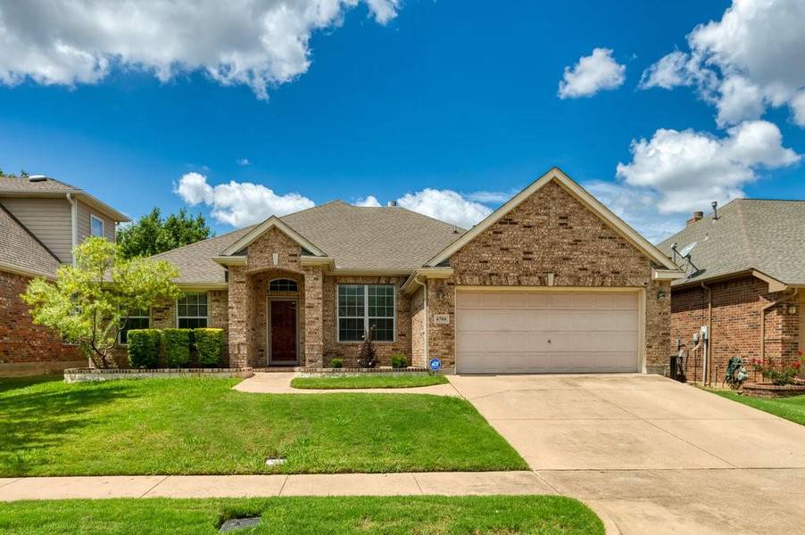 6704 Glade Drive, Arlington, TX 76001