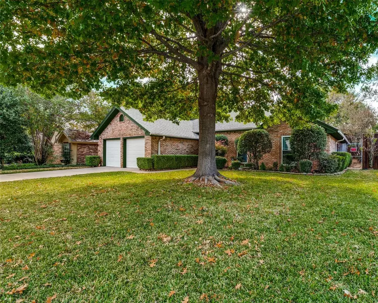 1728 Saxon Drive, Bedford, TX 76021