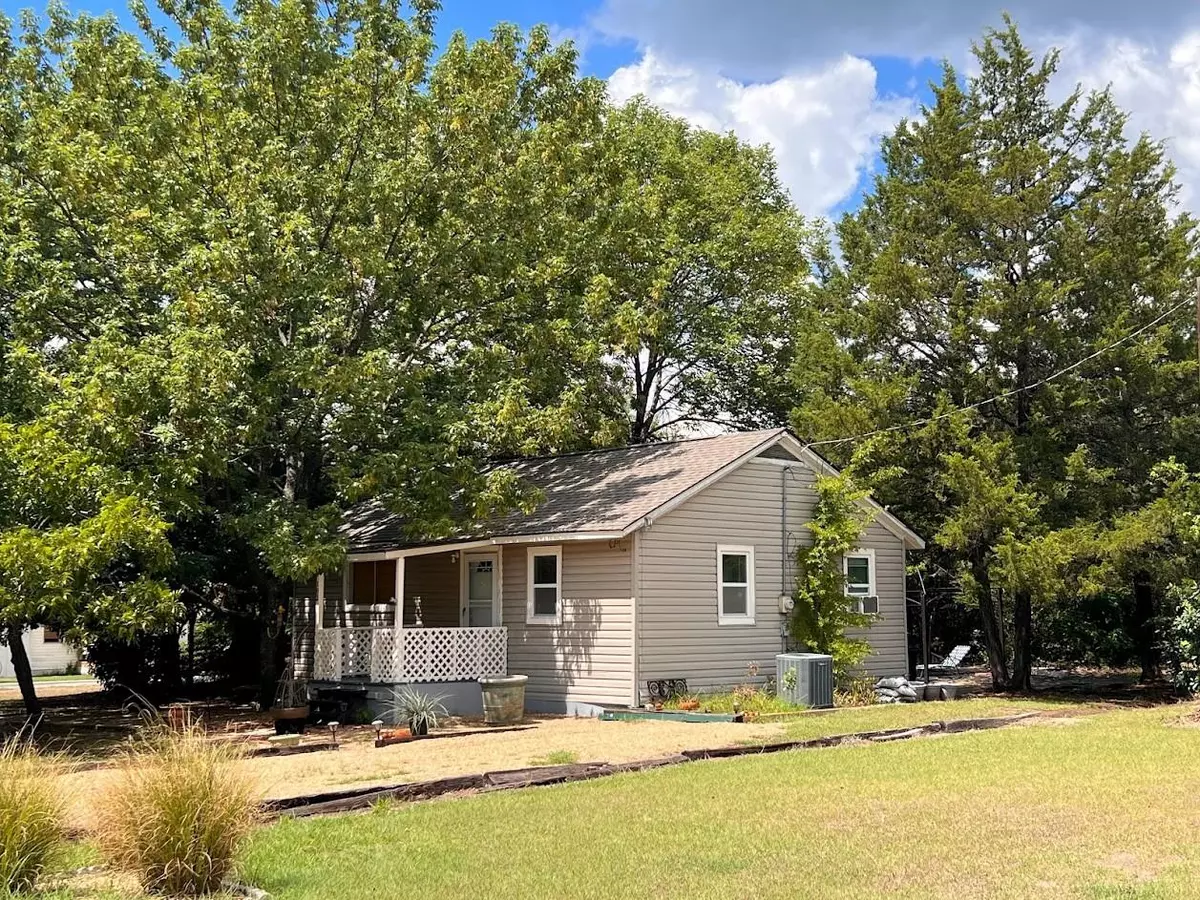 East Tawakoni, TX 75472,182 Oaks Crossing