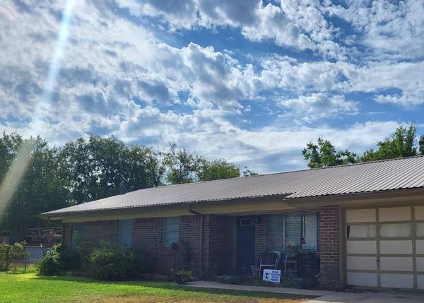 1311 W Third Street,  Goldthwaite,  TX 76844