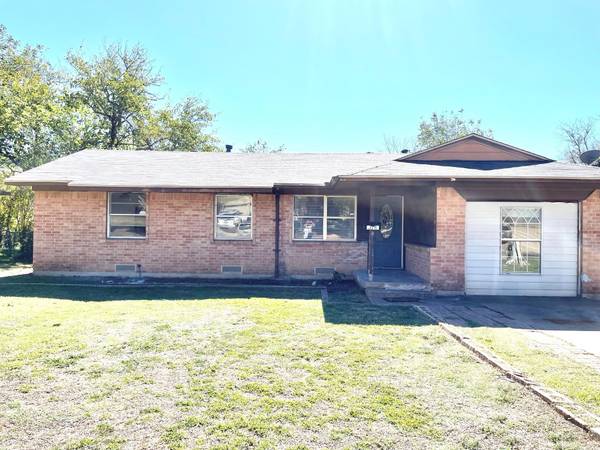 318 W Shaw Street, Duncanville, TX 75137