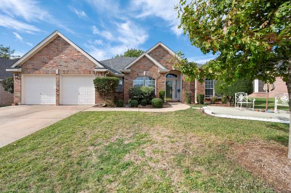 2609 Logan Drive, Mansfield, TX 76063