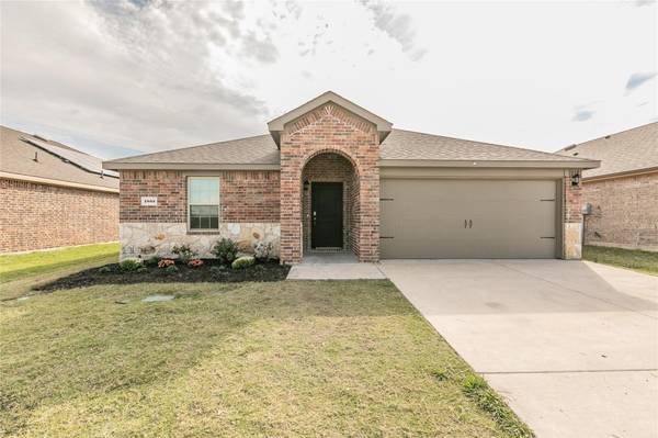 1805 Crimson Avenue, Farmersville, TX 75442