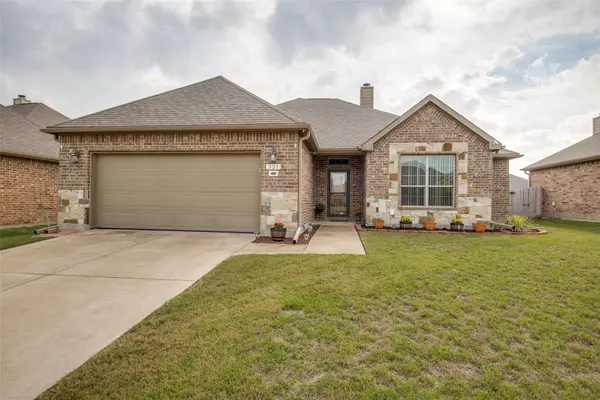 321 Valley Drive, Aubrey, TX 76227