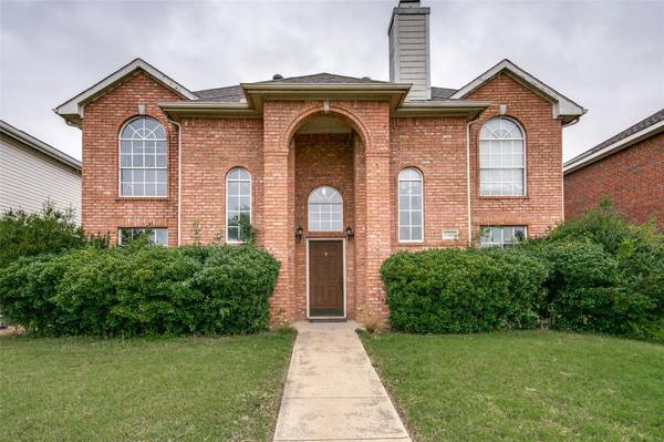 6904 Club Creek Drive, Fort Worth, TX 76137