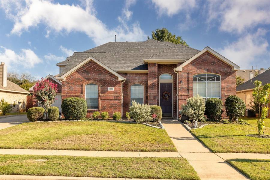 1011 Tanglewood Drive, Mansfield, TX 76063