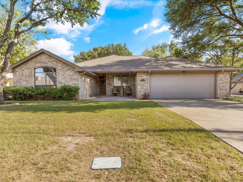 5703 Cortez Drive, De Cordova, TX 76049