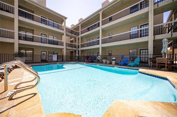 4800 W Lovers Lane #312, Dallas, TX 75209