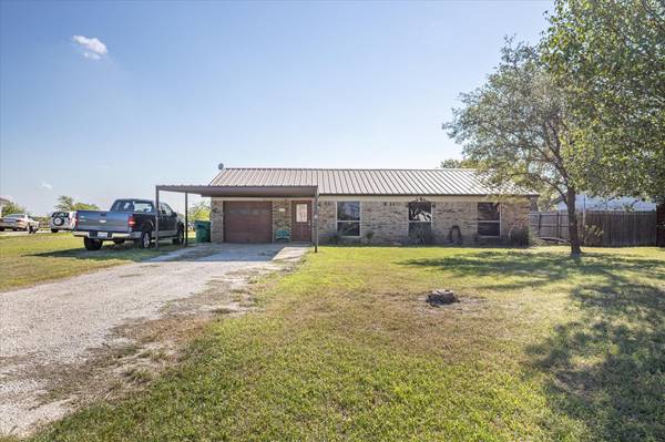 312 Green Acres Road, Weatherford, TX 76088