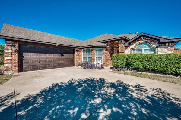 709 Mcalpin Road, Midlothian, TX 76065