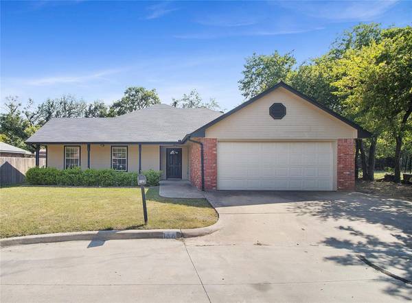 100 Morene Avenue, Waxahachie, TX 75165