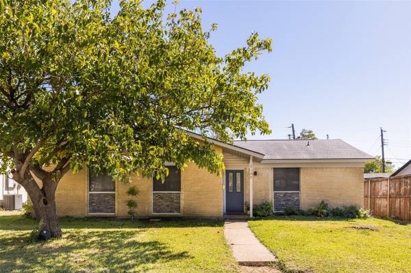 2122 E Crosby Road, Carrollton, TX 75006