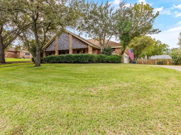 804 Shady Creek Drive, Cleburne, TX 76033