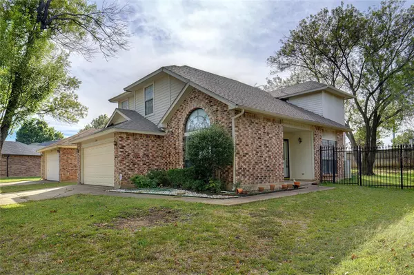 2306 Clareton Drive, Arlington, TX 76018