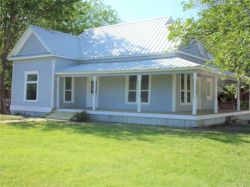 1102 W Storey Street, San Saba, TX 76877