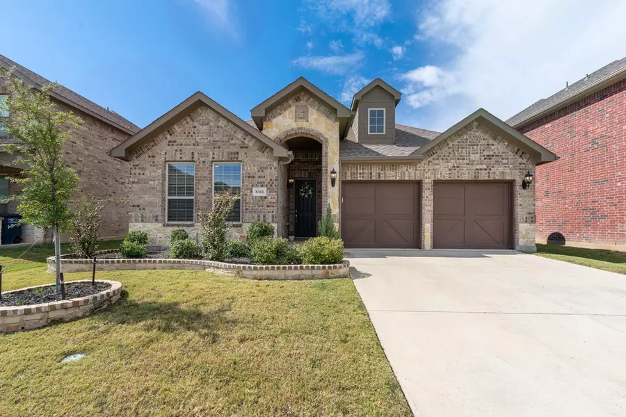 8301 Spruce Meadows Drive, Fort Worth, TX 76244