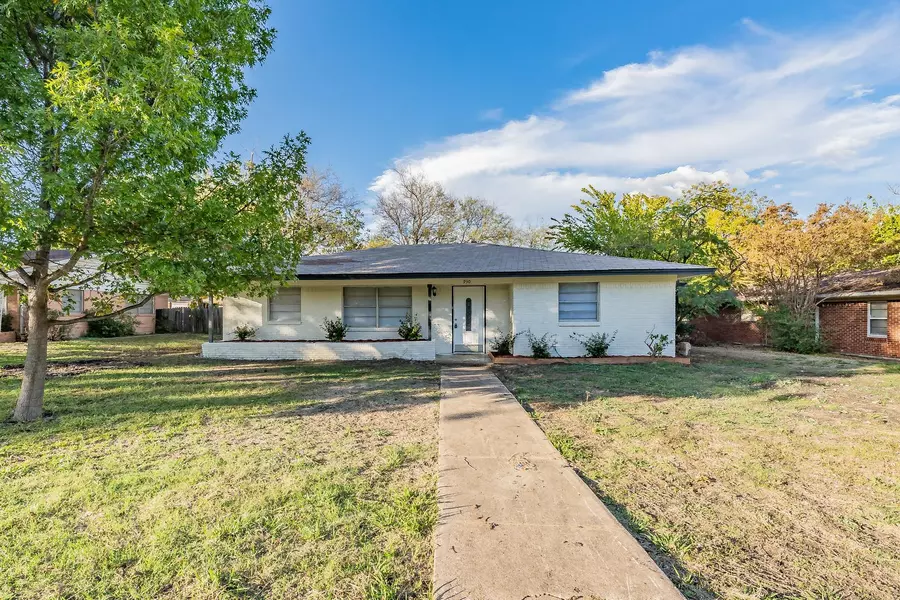 930 Danish Drive, Grand Prairie, TX 75050