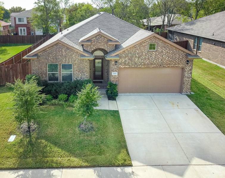 741 Redding Drive, Saginaw, TX 76131