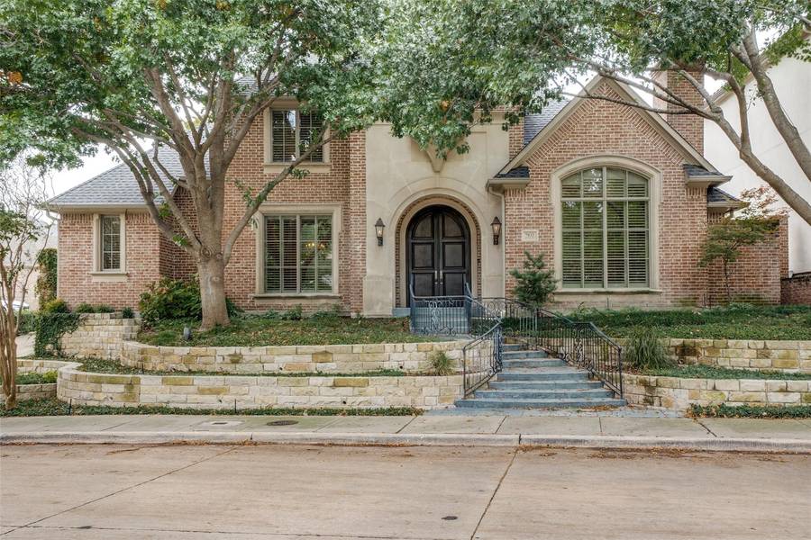 7032 Lake Edge Drive, Dallas, TX 75230