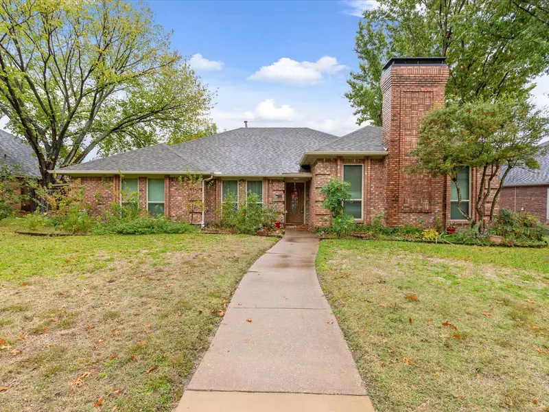 3002 Foxcreek Drive, Richardson, TX 75082