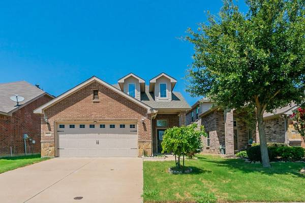 5613 Thunder Bay Drive, Fort Worth, TX 76119