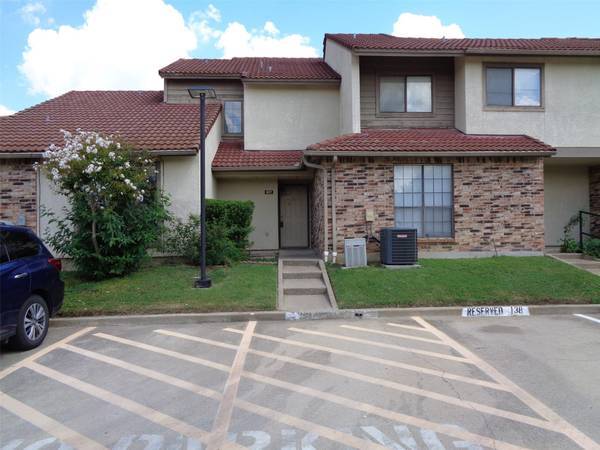 917 Turtle Cove #138, Irving, TX 75060