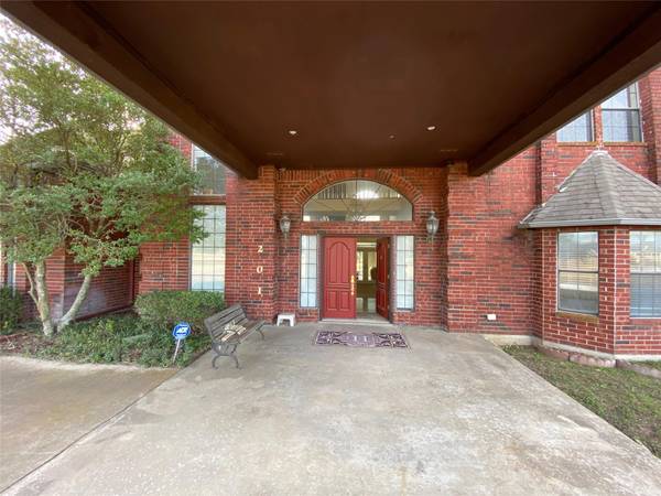 201 Sam Bass Road, Willow Park, TX 76087