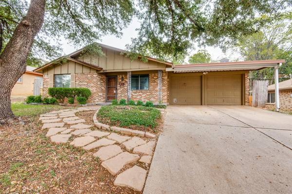 401 Franklin Drive, Euless, TX 76040