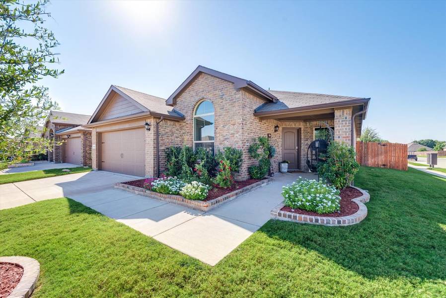 800 Rutherford Drive, Crowley, TX 76036