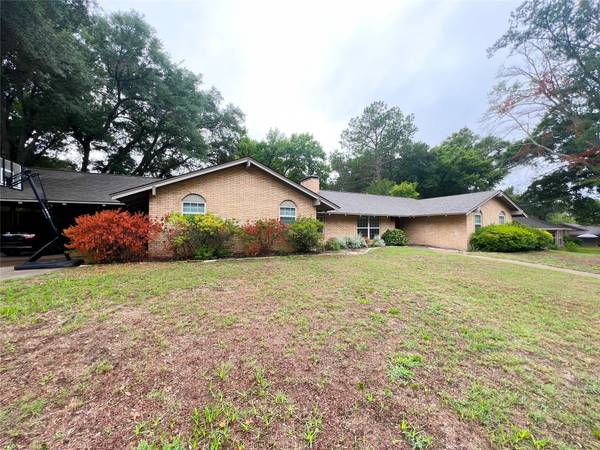 221 La Jolla Drive, Athens, TX 75751