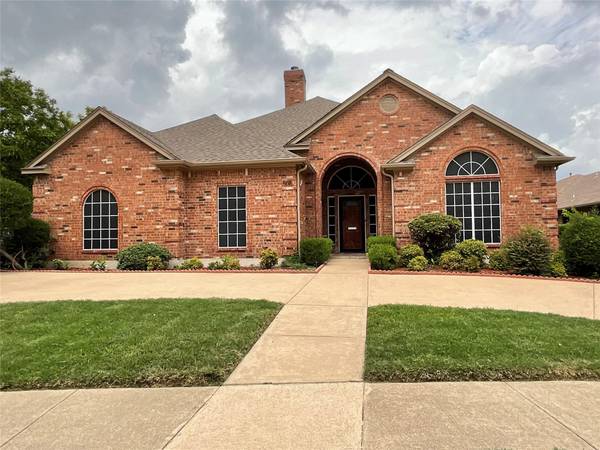 508 Clayton Street, Grand Prairie, TX 75052