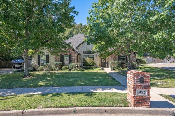 8425 Castleton Way,  Tyler,  TX 75703