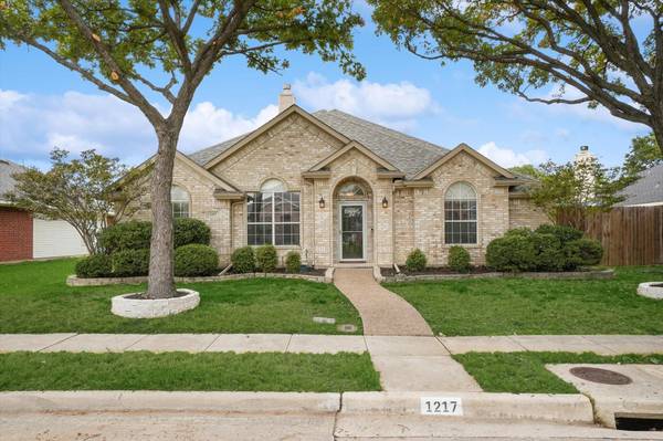 1217 Marina Court, Lewisville, TX 75067