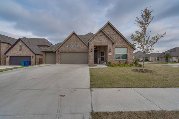 2102 Rose Court,  Waxahachie,  TX 75165