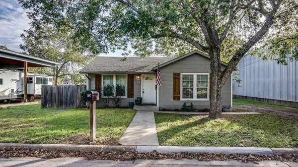 116 N Merrimac Street, Weatherford, TX 76086