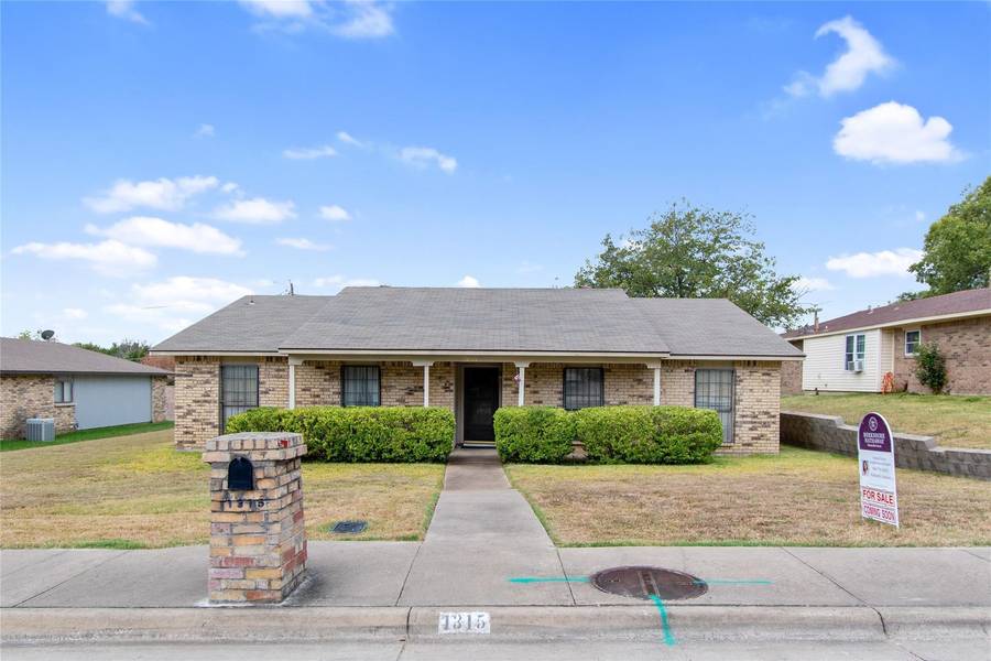 1315 Sequoia Drive, Desoto, TX 75115