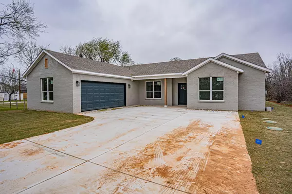 5701 Belaire Circle, Granbury, TX 76048