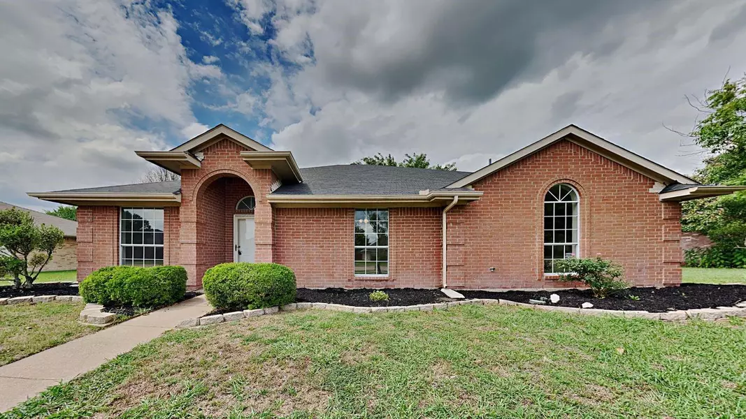 214 Susan Way, Red Oak, TX 75154