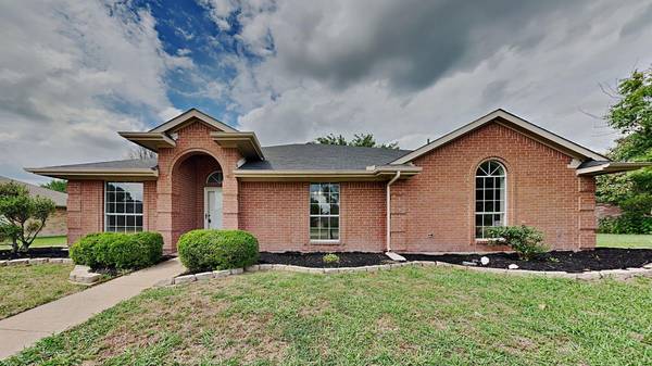 214 Susan Way,  Red Oak,  TX 75154