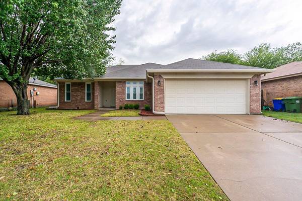 6933 Brookdale Drive, Watauga, TX 76148