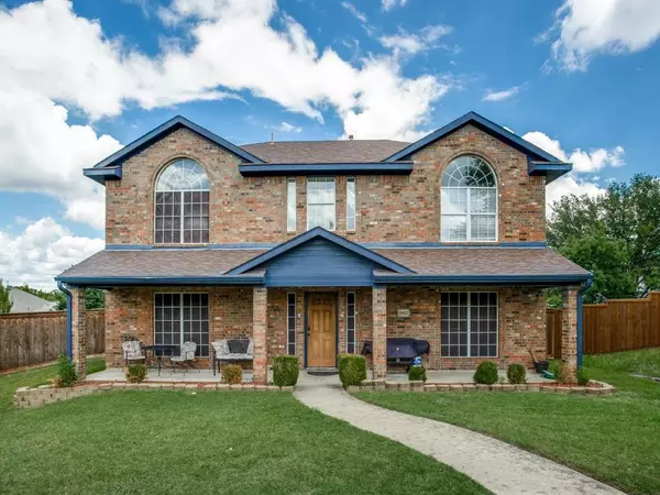 2902 Tree Line Road,  Garland,  TX 75040