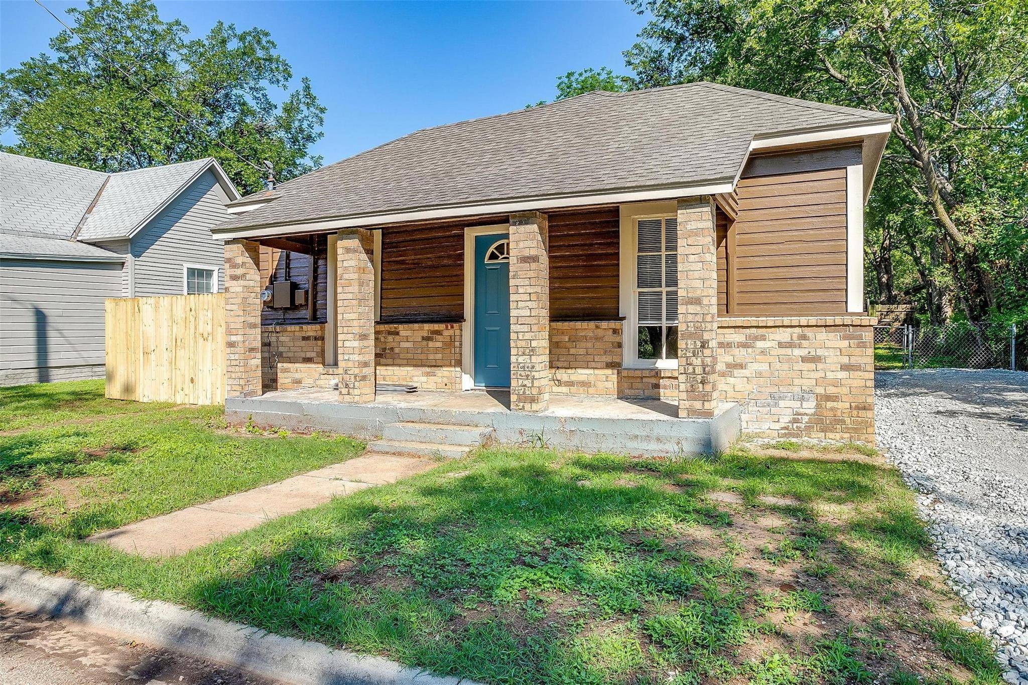 Cleburne, TX 76033,508 W Heard Street