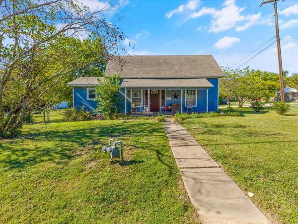 309 W Godley Avenue, Godley, TX 76044