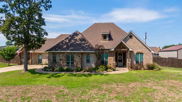 235 Towering Oaks Lane, Longview, TX 75602