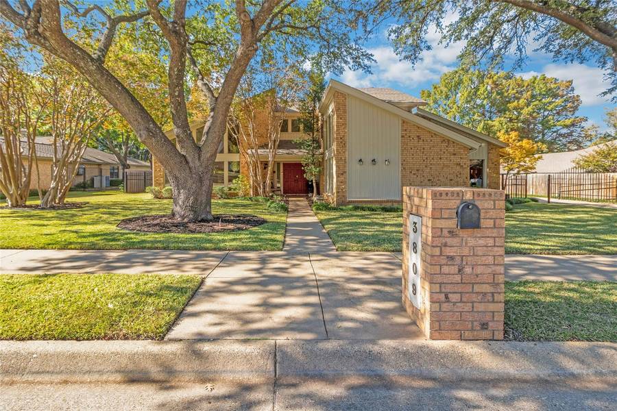 3809 Cambridge Circle E, Bedford, TX 76021