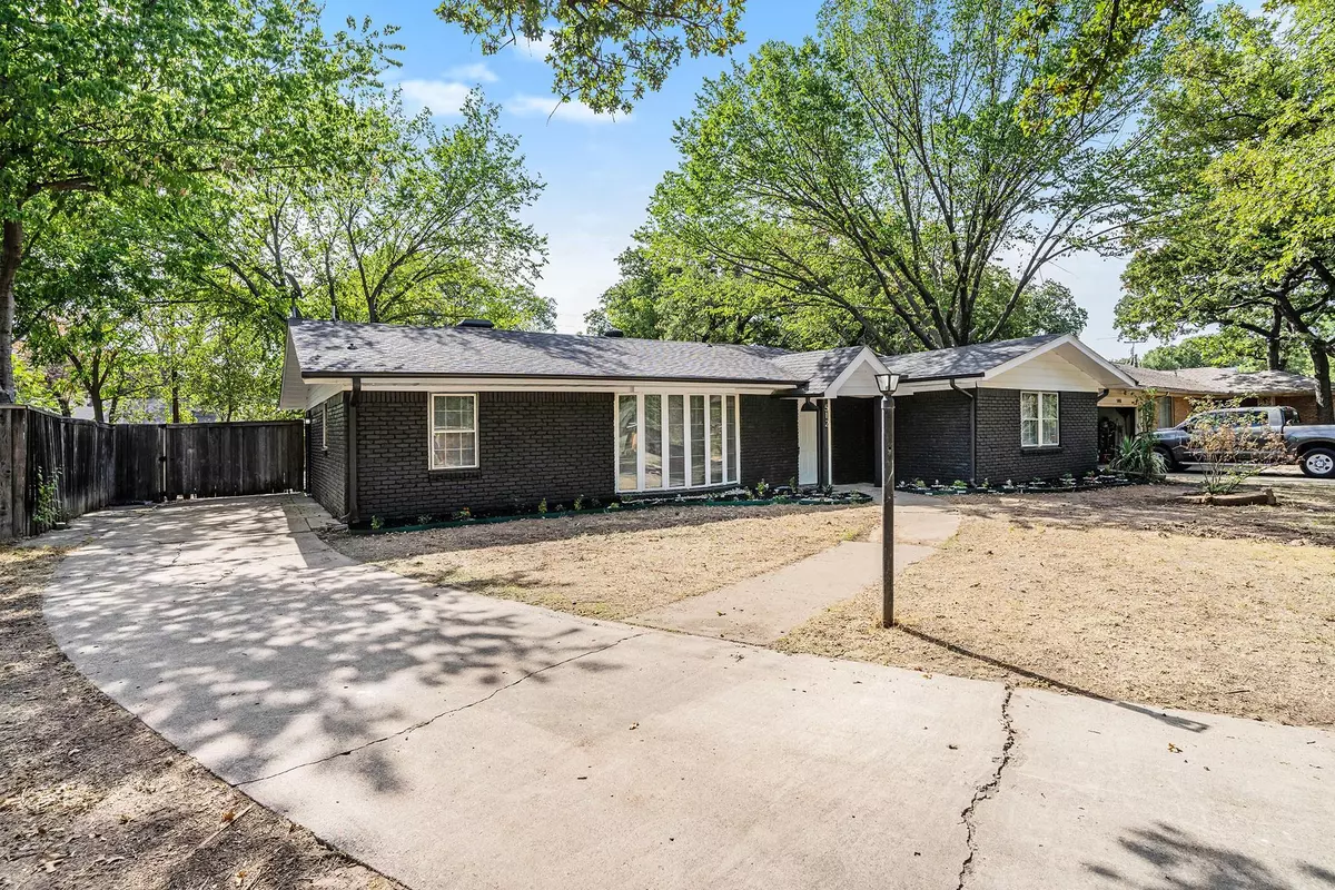 Irving, TX 75061,512 Lincolnshire Drive